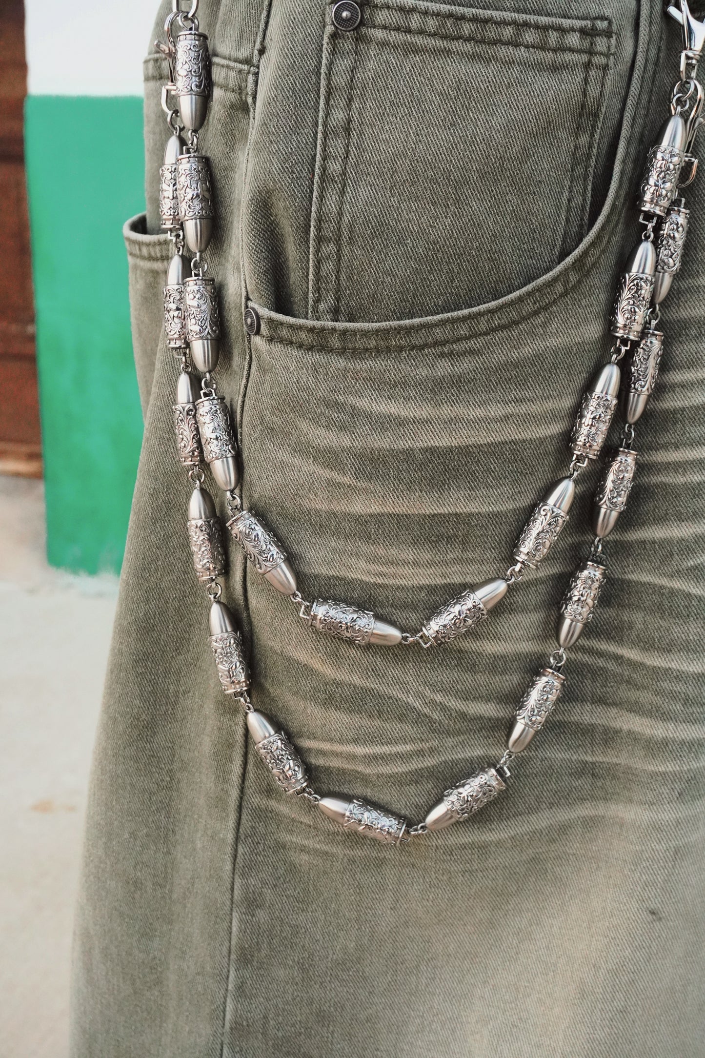 Blossom Barrel Wallet Chain